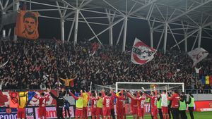 Dinamo a scumpit biletele pentru meciurile din play-off! Cât trebuie să plătească fanii „câinilor” pentru accesul pe „Arcul de Triumf”