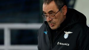 Maurizio Sarri și-a făcut temele înaintea meciului cu CFR Cluj: „Au jucători puternici, pregătiți pentru orice!” Ce fotbalist al ardelenilor l-a impresionat pe deplin și care este situația lui Ștefan Radu