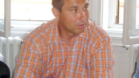 „Pleacă de la club!"