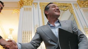 De ce pleacă Rădoi: "Când l-a împrumutat pe Becali, Olăroiu știa el de ce o face!"