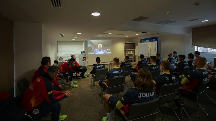 Mirel Rădoi, imagini inedite de la ședința de pregătire a „tricolorilor”, înaintea debutului în preliminariile CM 2022 | FOTO
