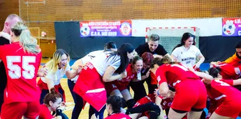 Nebunie la Iași! CSM Iași 2020 a promovat în prima ligă de handbal feminin după o pauză de 23 de ani. CSM Slatina, a doua echipă promovată direct