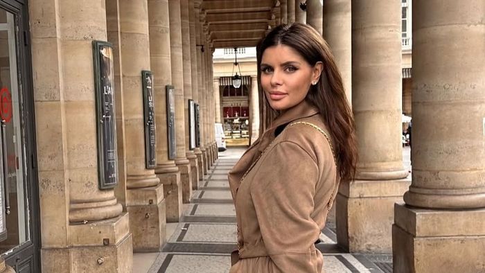 Fosta noră a lui Ion Țiriac e din nou în centrul atenției. Ileana Lazariuc e definită de lux şi a semnat contractul
