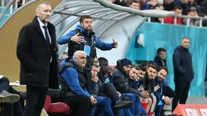 Gigi Becali a găsit înlocuitor pentru Mihai Pintilii, care să stea pe banca lui FCSB. Soluția vine chiar din conducerea clubului