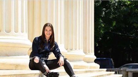 DEZVĂ‚LUIRE | Încredere, pile și bătaie. "Un antrenor i-a dat o palmă unei colege în fața mea. Credeam că mă dă și pe mine cu capul de perete". Cruda poveste a unei campioane la handbal, care a visat să ajungă la Jocurile Olimpice. Beatrice Radu e acum studentă la Drept 