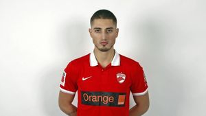 Cea mai mare dorință a lui Grozav după ce a semnat cu Dinamo: "Să marchez golul victoriei cu Steaua"