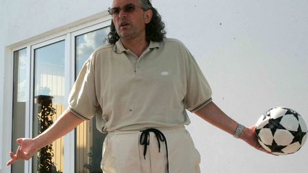 Dezvăluiri incediare: "Am dat prime de 100.000 de dolari, toți se băteau să vină la Jiul" Cozma nu dădea telefoane, intra peste antrenor în vestiar: "I-am băgat mințile în cap"