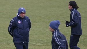 Lăcătuș: "Am un semn de întrebare pe postul de mijlocaș stânga"