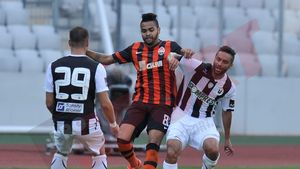 Lucescu, impresionat de Cluj Arena: "Sunt uimit. Seamănă cu Donbass Arena, dar e mult mai funcțional". Debutul lui Ogăraru: U - Șahtior 0-2