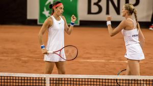 Francezii sunt fair-play! Reacții frumoase din partea lui Benneteau, Garcia și Mladenovic: "Îmi pare rău pentru voi, Niculescu și Halep au fost geniale"