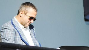 Răzvan Burleanu, atacat și de Mihai Rotaru, patronul Universității Craiova: „FRF se transformă în agent de jucători!”