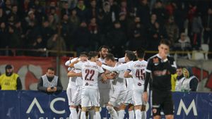 LIVE BLOG | Dinamo - CFR Cluj 0-2. Clujenii își arată superioritatea împotriva unor câini fără dinți. Probleme pentru Andone
