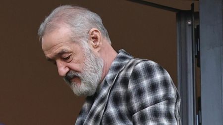 Gigi Becali i-a făcut K.O. pe doi fotbaliști de la FCSB: „Ce faci, bă, dormi pe teren? Și ăla la fel!”