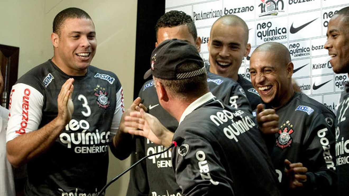 VIDEO Încă o legendă a fotbalului și-a anunțat retragerea!** Golurile care l-au făcut celebru pe Roberto Carlos