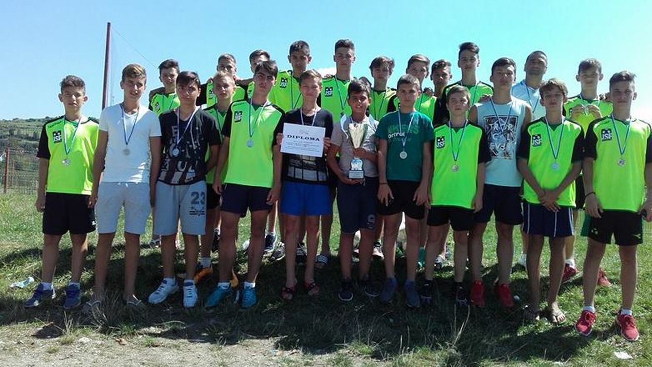 Viitorul sună bine în fotbalul ieșean! Medalii pentru CSM Poli și Didi Junior la două turnee internaționale organizate sub Tâmpa
