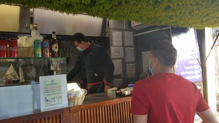 Ce s-a ales de fostul atacant al lui Dinamo și CFR Cluj după ce s-a lăsat de fotbal: acum a ajuns să vândă burgeri la Constanța! Povestea jucătorului devenit businessman: „Nu se ține cont de calorii”