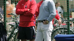 "Doar Patriciu sau Țiriac își permit să ia Steaua! Lui Hagi i-o dau gratis și o ia la fugă!"