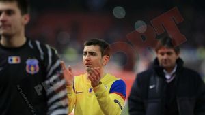 Lăcătuș, pus la zid de presa din Italia:** "N-a avut CURAJUL să schimbe NIMIC!"