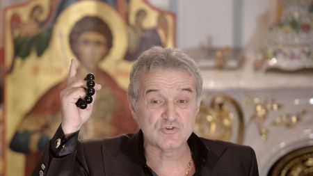 Motivul pentru care un jucător de la FCSB a semnat un nou contract: "E foarte credincios! Poate să nu joace nimic, dar îl țin ca să poarte noroc, să sfințească ghetele lui terenul. Rugăciunea lui face cât 17 goluri ale lui Messi"