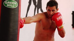 Kombatfest la Galați, pe 28 și 31 august. În boxul românesc se instaurează "Dinastia Juratoni"