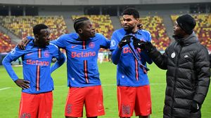 Dublă lovitură la FCSB, chiar înainte de meciul cu Lyon. Becali a făcut anunțul despre Edjouma și Alhassan: „Eu nu pot să-i oblig”