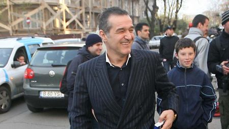 "Dinamo i-a luat pe N'Doye, pe Moți, i-auzi pe Niculescu...ce mai, acum mă distruge!"