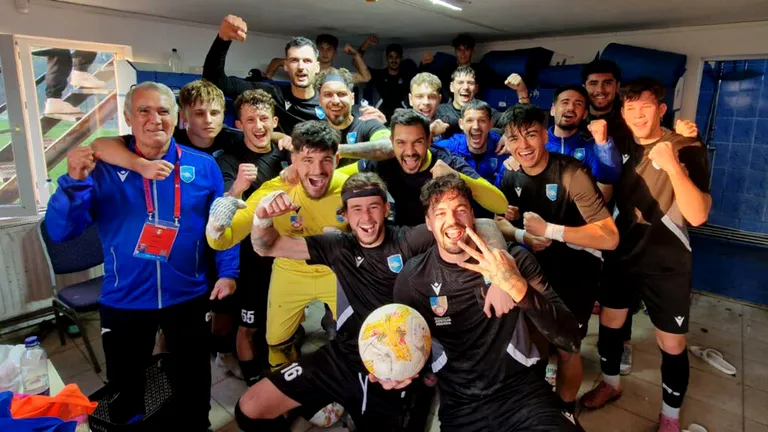 Până aici s-a ajuns în fotbalul românesc! Un părinte a sesizat un posibil blat și i-a cerut antrenorului să-i scoată fiul de pe teren. A fost sesizat Parchetul. EXCLUSIV