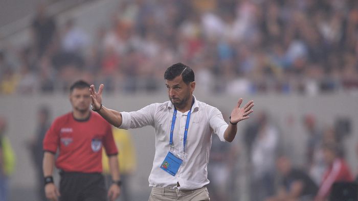 Anunț important făcut de Dică: "Este posibil să ajungă la noi, e un jucător valoros". Ultima țintă a FCSB-ului