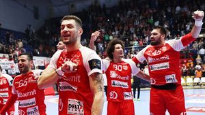 Dinamo București face două transferuri de senzație! Un campion mondial la juniori și portarul naționalei Franței semnează cu formația alb-roșie