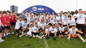Performanță importantă pentru CS Dinamo! A urca în Liga 2, iar Florin Bratu se gândește, deja, la aducerea unor jucători din SuperLiga: ”Am venit să fac performanță, să promovez. Mă bucur că am reușit”