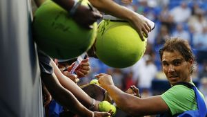 Dezvăluiri incredibile din vestiarul jucătorilor de tenis: "Știți câți litri de Cola bea Nadal într-o zi?" Cine este tenismenul celebru care fuma înaintea meciurilor