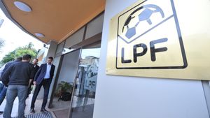 Un angajat al LPF se ocupă de organizarea meciului Napoli - Steaua Roșie Belgrad! Cum s-a ajuns la acest lucru