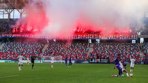 Îndemn la boicot la scurt timp după ce Steaua a început vânzarea abonamentelor pentru noul sezon. AS47, mesaj către conducerea clubului și MApN