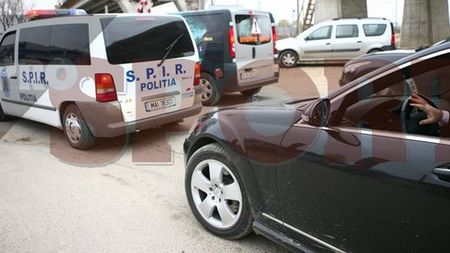 'Au intrat peste Gigi de ziceai că-i Al Capone'