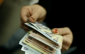 Ce spune Ciolacu despre creşterea salariului minim: Intenţia clară a Guvernului e să crească la 3.700 de lei