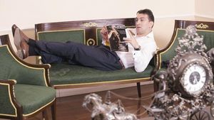 Ilie Dumitrescu e noul antrenor al Stelei:** "Visele nu se plătesc!" VEZI cum l-a umilit Becali pe Pițurcă!