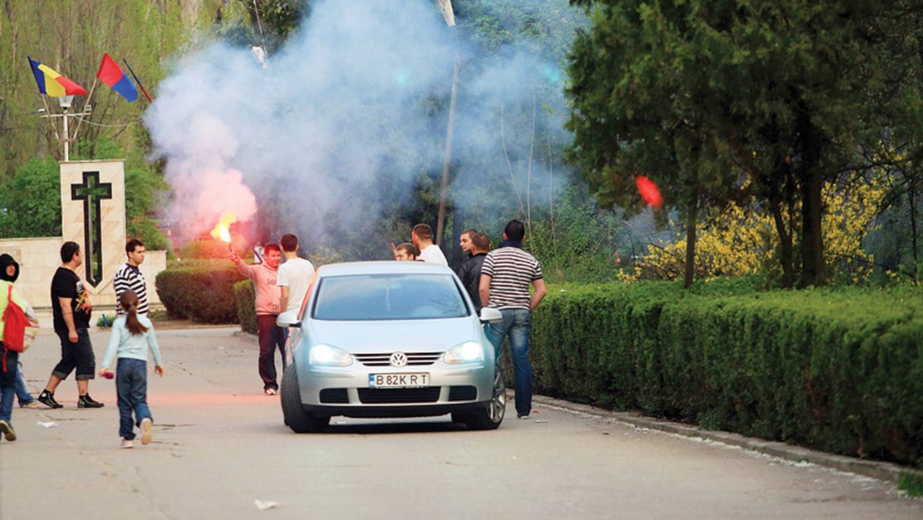 „Vă dăm foc la mașini!"