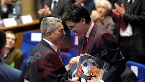 FRF l-a dat în judecată pe fostul șef al arbitrilor, Vasile Avram, și îi cere peste 100.000 de euro. Burleanu reclamă că banii au fost "încasați necuvenit". Avram și Burleanu au luptat în 2014 pentru șefia federației