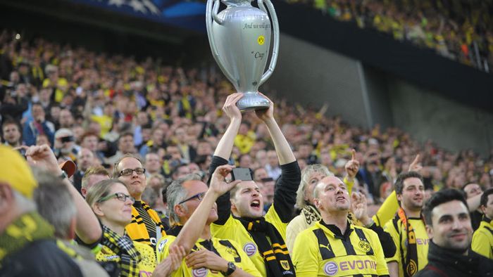 FOTO: "Danke, Mario!"** Fanii Borussiei au ținut să-i mulțumească lui Goetze pentru ce a făcut la Dortmund