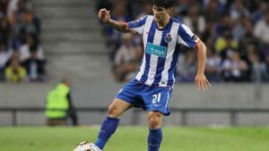 Ținut pe tușă de Răzvan Lucescu, reinventat de Bergodi**: "Săpunaru e bun, dar să nu mai facă scandal"