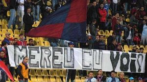 Acuzați că au luat bani de la conducere, fanii Stelei se revoltă!** "N-am fost lăsați să intrăm în club! Avem martori"