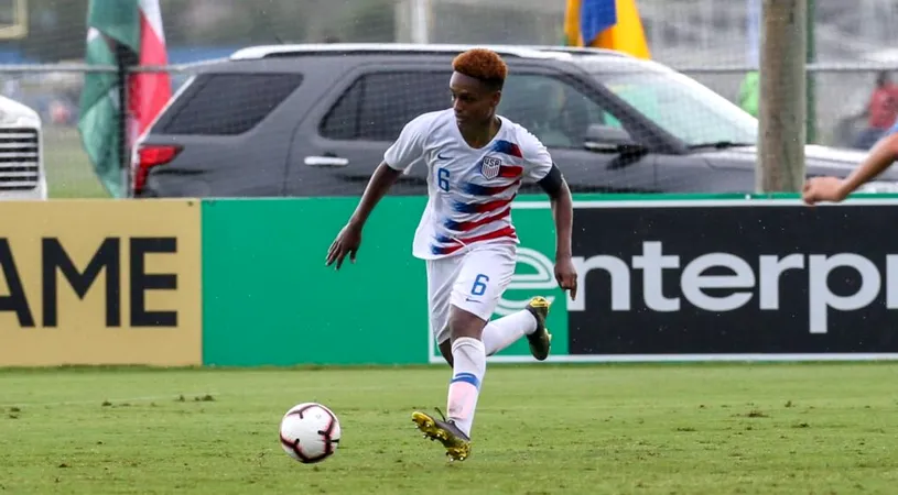 Americanul Aethan Yohannes, așteptat cu nerăbdare de Ionuț Chirilă să debuteze pentru CS Dinamo: ”L-am văzut și mi-a plăcut. E puternic, are știința jocului”