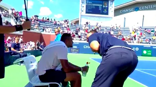 Moment halucinant la US Open. Un cunoscut arbitru a coborât din scaun și a mers direct la jucător. A schimbat soarta meciului. 