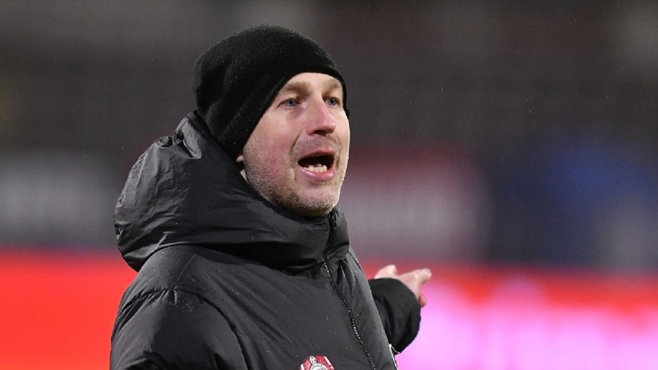 Edi Iordănescu a anulat ultimul antrenament al lui CFR Cluj: „Sunt condiţii foarte grele!”. Antrenorul regretă că echipa sa nu a plecat în cantonament, precum FCSB