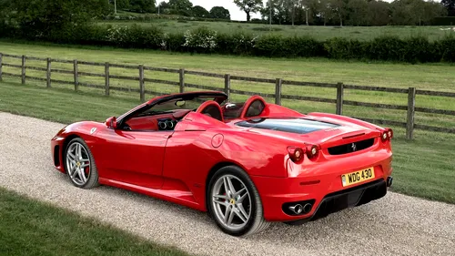 Cu cât s-a vândut mașina Ferrari pe care Michael Schumacher o făcuse cadou familiei sale! De ce era atât de special modelul F430 Spider