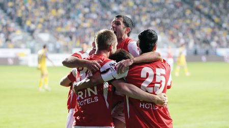 "Câini" în casa "lupilor"!** Dinamo va juca play-off-ul Ligii Europa pe arena "Ilie Oană"