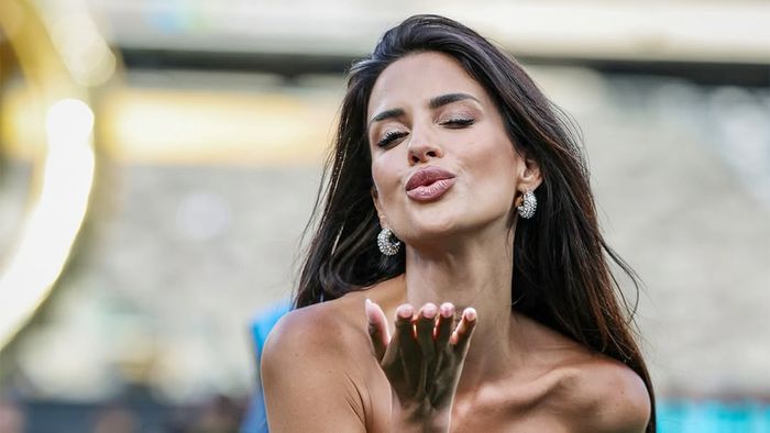 Reacția prezentatoarei TV de 34 de ani, care are un iubit cu 11 ani mai tânăr, după ce a fost acuzată că e „vulgară”: „Când te simți bine în pielea ta, ești pregătită pentru orice”