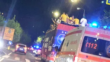 Imagini fabuloase cu jucătorii FCSB pe autocarul decapotabil, în drum spre Ateneu! Ce au scandat pentru rivalii din Giulești