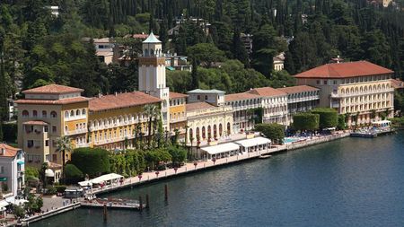 Frații Pavăl, cei mai bogați patroni din fotbalul românesc, încep investiția de peste 45 de milioane de euro în hotelul de 5 stele de pe malul lacului Garda