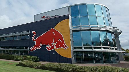 Poliția a găsit 20 din cele 60 de trofee Red Bull furate în ziua de Moș Nicolae. "Este o veste bună. Dar unde s-au găsit este o dovadă în plus că acest furt a fost absurd" 